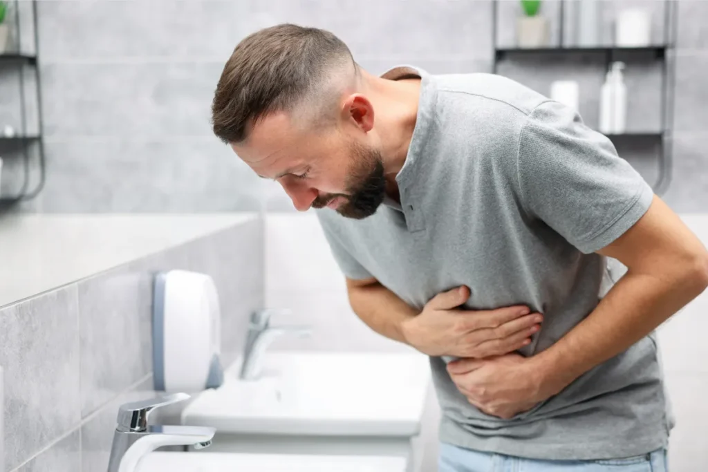 Pourquoi a-t-on mal au ventre ? Causes fréquentes et traitements possibles